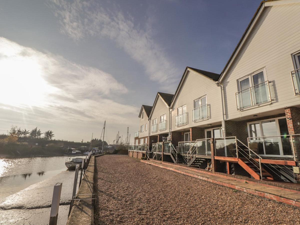 7 Waves Apartment Rye Exterior photo